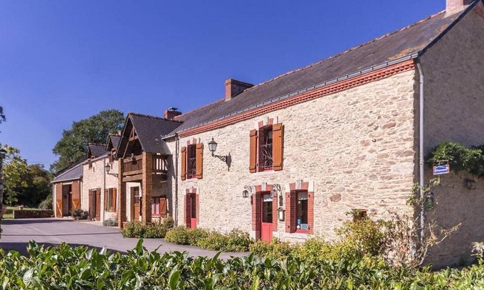 Bouvron Lit Et Petit-Déjeuner | Rustique, Confort et Détente Près de Nantes: Chambre Équipée avec Petit-Déjeuner Inclus - FR-1-306-1254
