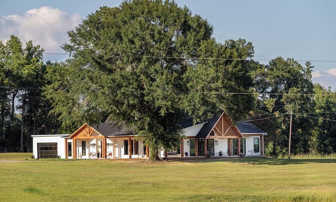Lincoln Parish Maison | RUSTON LUXURIOUS, SPACIOUS, PEACEFUL RETREAT for Groups, Families, Events, 5 Bed