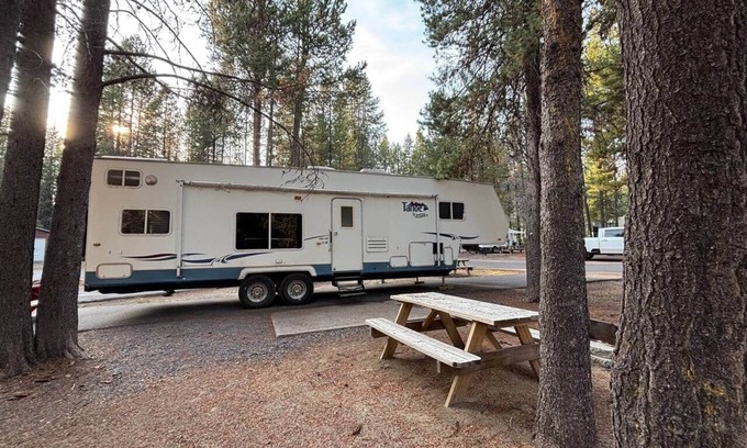Crescent Maison | RV Glamping in Crescent Lake!