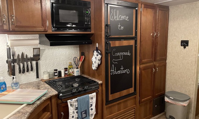 Black Creek Location De VR | RV Glamping on Ischua Creek @ Campground Adventures