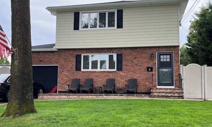 Farmingdale Appartement | Ryder Cup Rental, 1.4 miles away. n3-bedroom apartment with parking