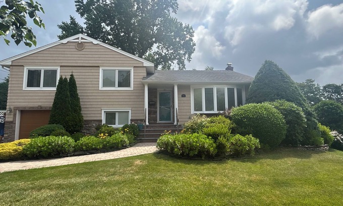 Old Bethpage Maison | Ryder Cup Rental < 10 min walk 3BR Full Home