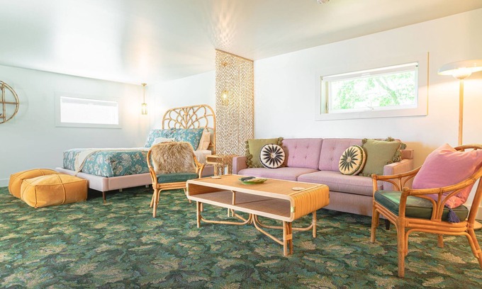 Rye Appartement | Rye Motor Inn - Deluxe King Studio Apartment - ADULTS ONLY