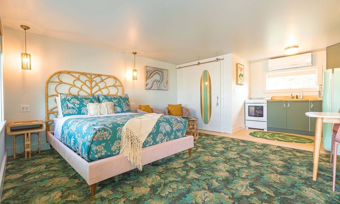 Rye Appartement | Rye Motor Inn - Deluxe Queen Studio Apartment - ADULTS ONLY