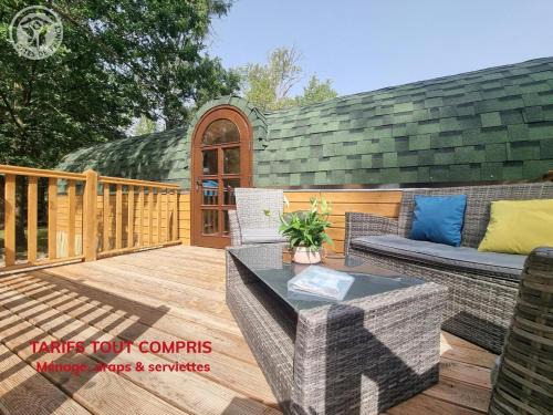 Mornand-en-Forez Maison | Séjour Authentique dans un Tonneau Viticole avec Piscine Chauffée et Mini-Ferme - FR-1-496-325
