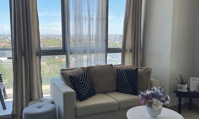 Iloilo Copropriété | S & E condo with Panoramic view