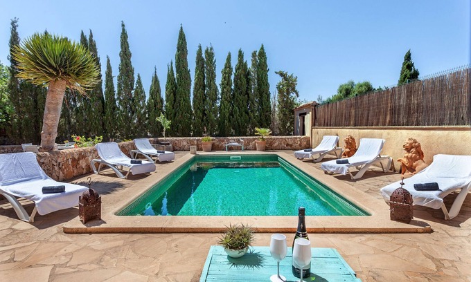 Es Llombards Chalet De Ski | Sa Bassa charming country holiday house with pool close to the village Es Llombards