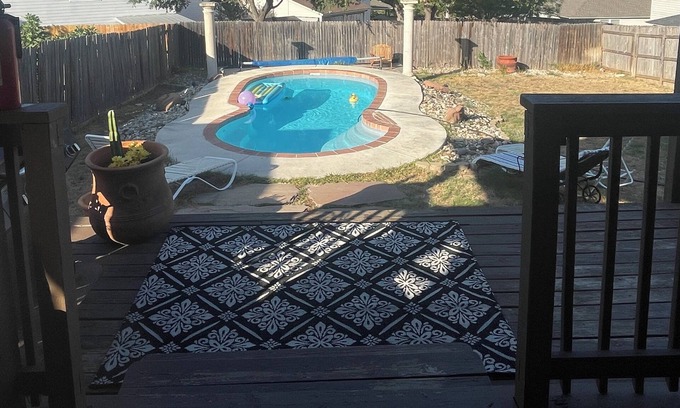 San Antonio Maison | SA Escape near Seaworld, Fiesta Tx, Lackland AFB