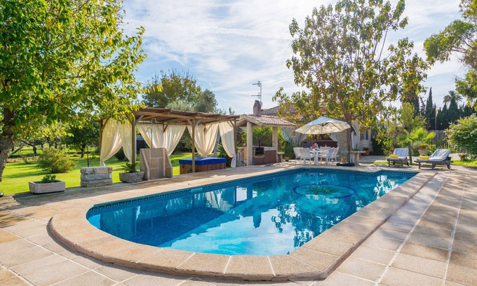Selva Villa | SA VINYETA Finca pour 6 personnes avec piscine, jacuzzi et jardin