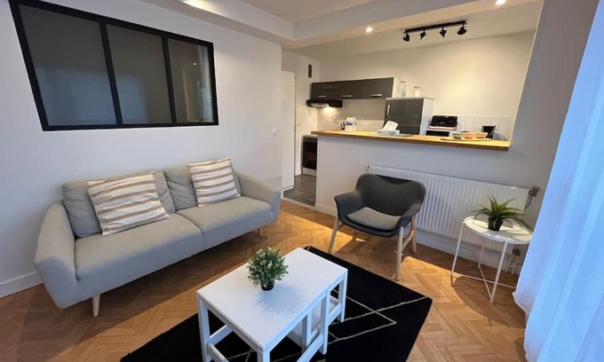 Folie-Couvrechef Appartement | Sador, Joli appt proche mémorial de Caen