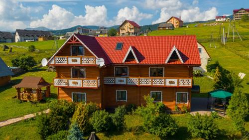 Bukovel Maison | Sadyba u Halyny Sunrise