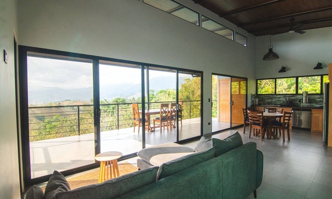 Baru Maison | Safe, comfortable, peaceful and quiet, spectacular view, 7min from main road.