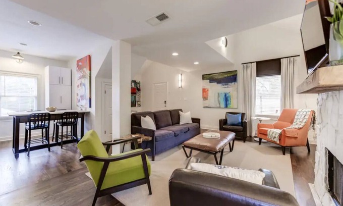 Midtown Maison | High Luxury Vacation Rental in Midtown - Sleeps 7 w/ 3 full bathrooms! GORGEOUS!