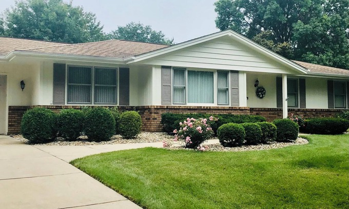 Rockford Maison | Safe perfect location near everything, 3+ bedrooms in NE Rockford