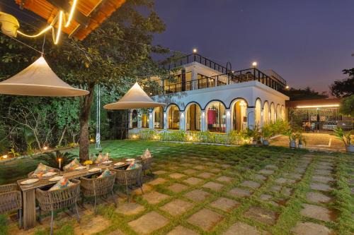 Karjat Appartement | SaffronStays Dew Drops