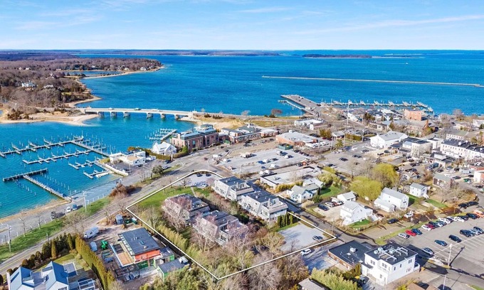 Sag Harbor Maison | Sag Harbor 2BR Townhome w/Patio, Smart Home & Boat Slip