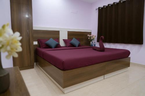 Egmore Cabine | Sahana Residency