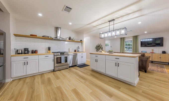 Austin Maison | Sahara Sunsets: Modern Design Meets Quiet Luxury