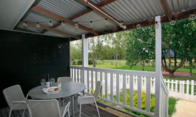Anna Bay Maison | Sahara Trails Cabin 2 WiFi Air Conditioning Horse Riding and much more