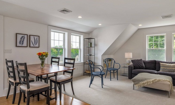 Portsmouth Appartement | Sail Loft Portsmouth - beautiful apartment near downtown.