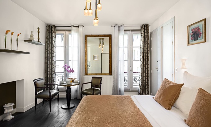 6th Arrondissement Appartement | Saint Germain Chic Studio