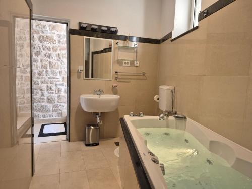 Brinje Appartement | Saint James Apartment