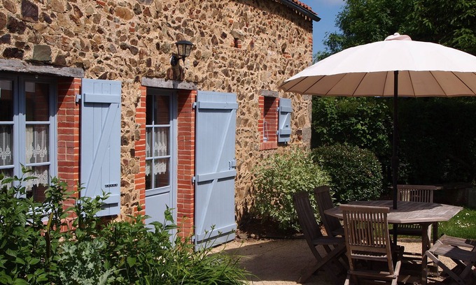 Saint-Prouant Cottage | GITE LE PRIEURE 4-6 pers- AVEC PISCINE à 20 min du PUY DU FOU