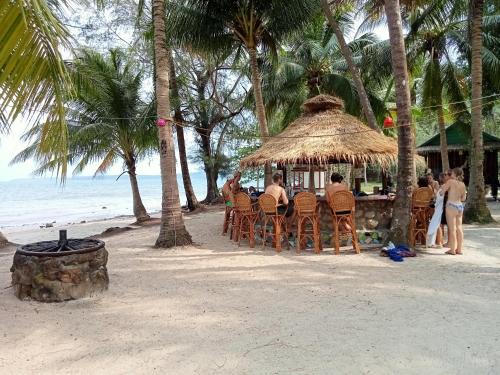 Koh Rong Auberge | Salacia Palmbeach Hostel