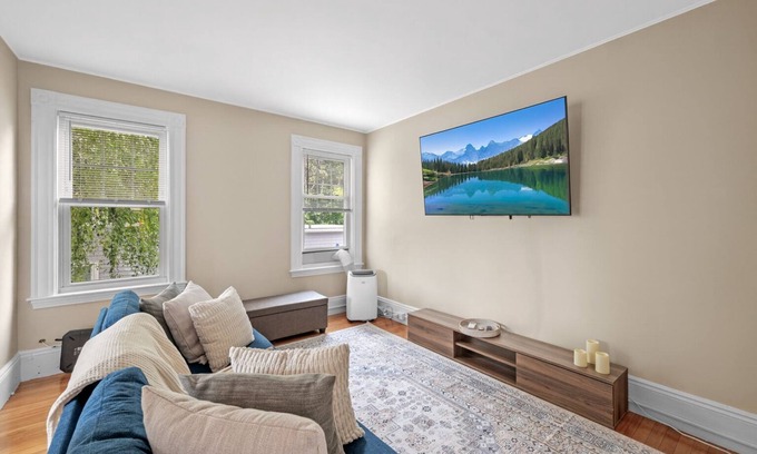 Salem Appartement | Salem 3BDR w/ Gameroom+Balcony+Parking