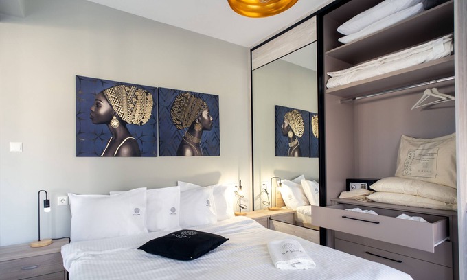 Volos City Centre Appartement | Salina Premium Residences Apartment - Glamorous, Modern and Convenient