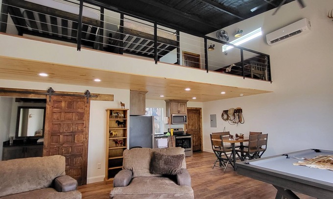 Old Glory Maison | Salt Fork Ranch on the Brazos - ManCave - North of Old Glory & Aspermont, TX