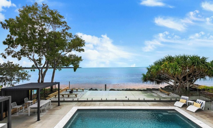 Traviston Appartement | Salt & Stone Villa on the beach - Villa 1 of 4