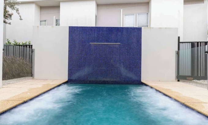 Twin Waters Maison | Saltbreeze: Laidback Poolside Living by the Canal