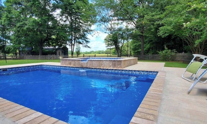Columbus Maison | Paradise on the Prairie