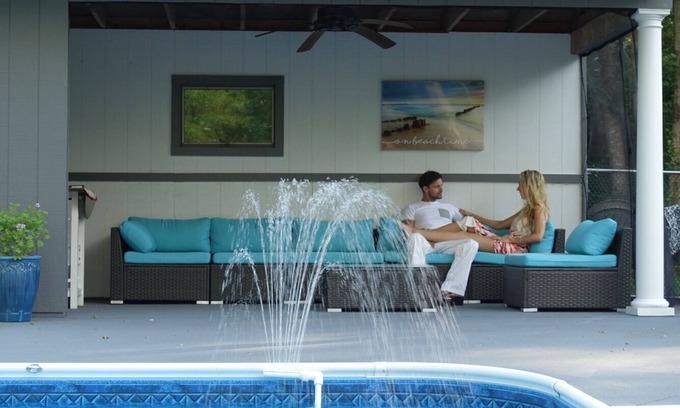 South Kingstown Maison | Saltwater Pool, Completely Private, 10 minutes to beaches, 15 minutes to Newport