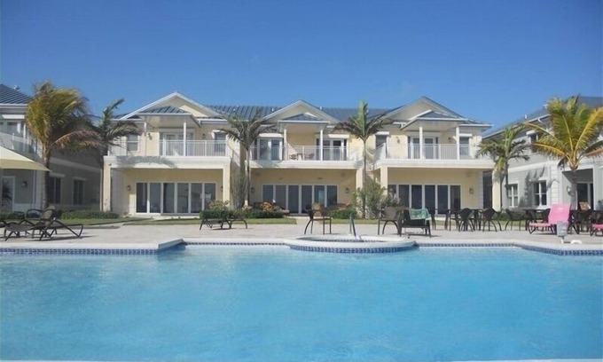 Jimmy Hill Villa | Exuma Georgetown Ocean Front Vacation in Paradise