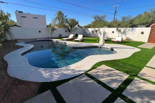 Sam Hughes Villa | Sam Hughes Desert Oasis, Private Pool & Walk to UA