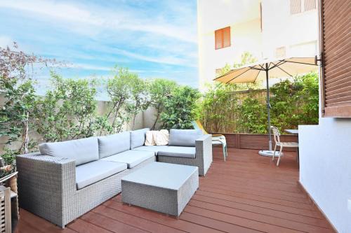 Neve Tzedek Appartement | Sam's Journey 4BR Garden by HolyGuest
