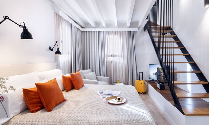 Cort Appartement | Samaritana Suites