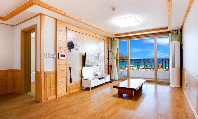 Samcheok Maison | Samcheok Yedaum Pension