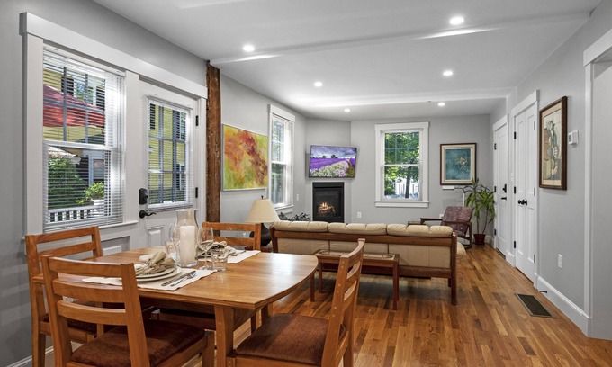 Marblehead Copropriété | Samuel Tucker House - Downtown Luxury 2 Bedroom Condo