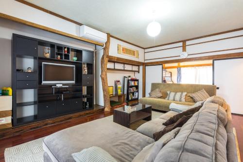 Nakano Maison | Samurai House - Large Family House, West Shinjuku