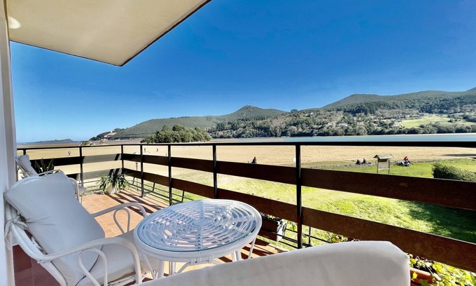 Sukarrieta Appartement | San Antonio Beach Flat