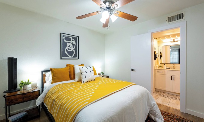 Uptown Appartement | SAN ANTONIO COZY, QUICK AND QUIET ONE BRM GATEAWAY. RIVERWALK/SEAWORLD CLASS!