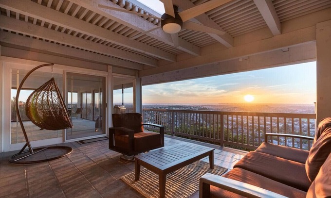 La Mesa Maison | San Diego Dream Home, Amazing View, Pool and more!