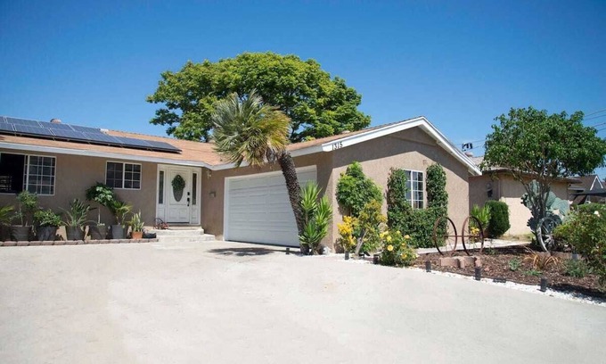 La Presa Maison | San Diego Mid century modern home