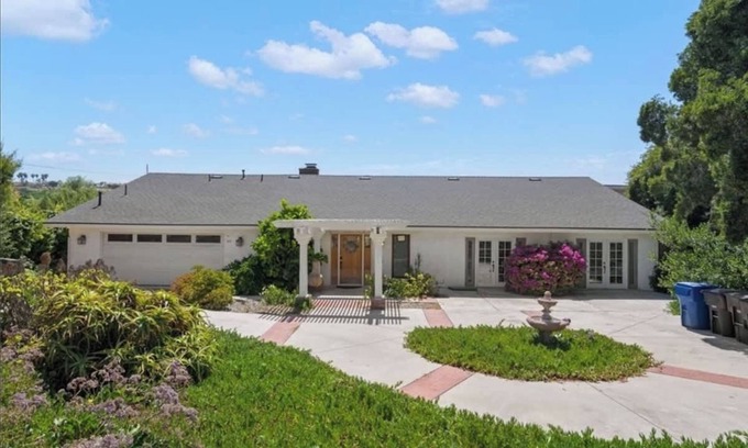 Rancho del Rey Maison | San Diego Resort. Pool, Views, and Outdoor Living