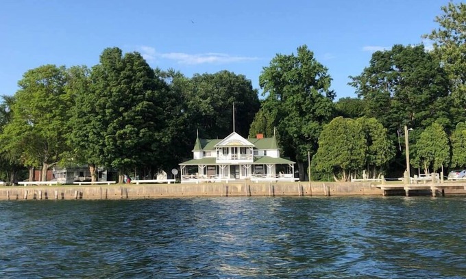 Valois Maison | San Felice, a historic villa on Seneca Lake