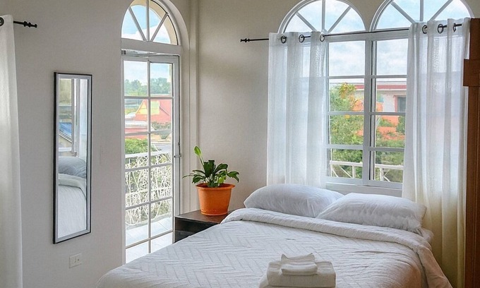 San Ignacio Maison | Shifa 360 3 level 4BR home w/ Rooftop in San Ignacio, Belize