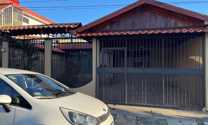 Anselmo Llorente Maison | San José, Tibás, Casa Misty